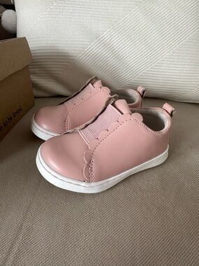 L'Amour Kids Pink Scalloped Slip-On Sneakers